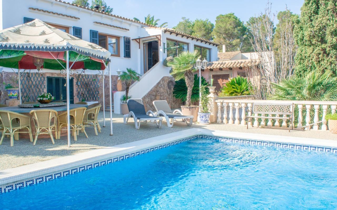Villa mit Pool